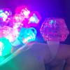 Kristal Tasarımlı Led Glow Işıklı 3 Modlu Mor Yüzük 3.5 x 5 cm